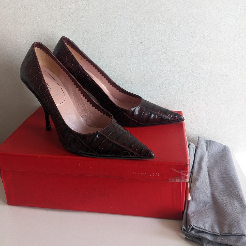 Miu Miu Croc embossed burgundy pumps Size 38